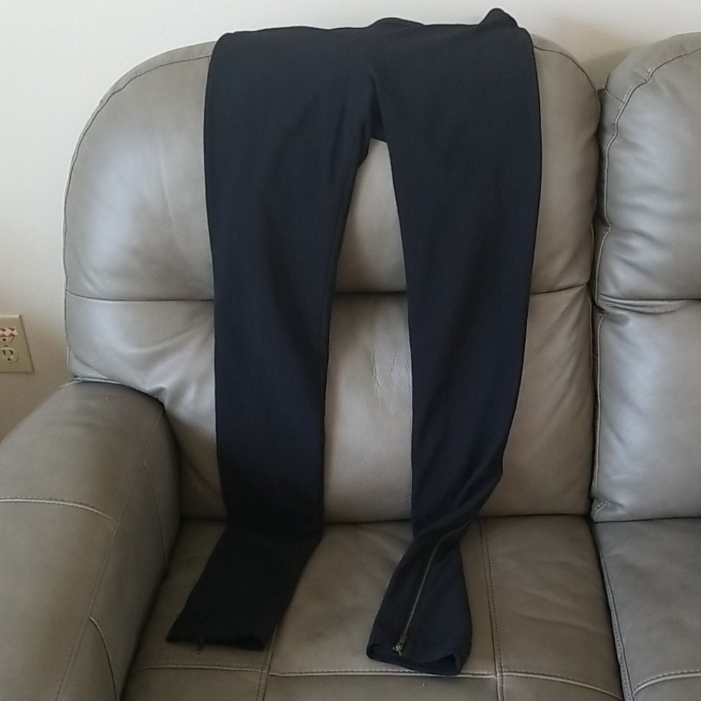 Additional pics,The Back has the exposed zips